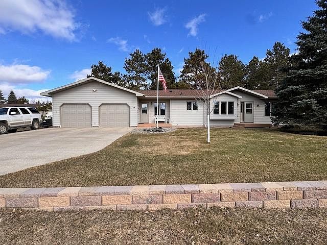 1st image of 608 Forest View Ave