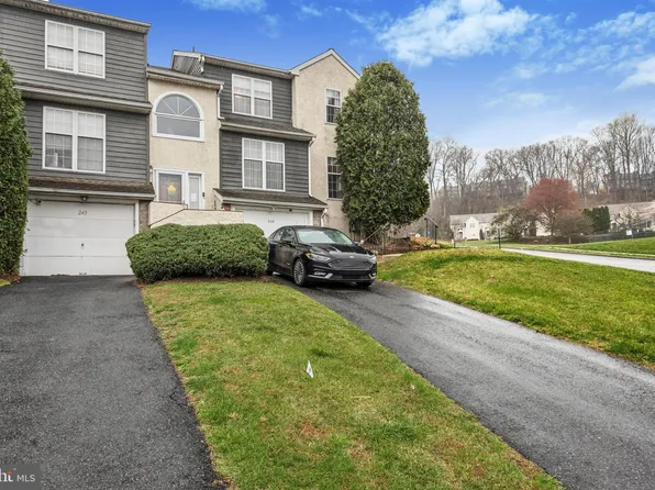 246 Moria Pl #246, Aston, PA 19014