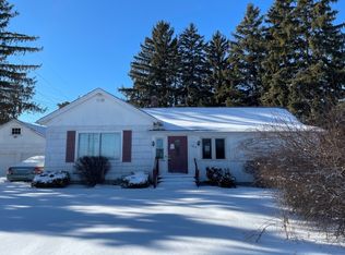 1813 S Calhoun Rd, New Berlin, WI 53151