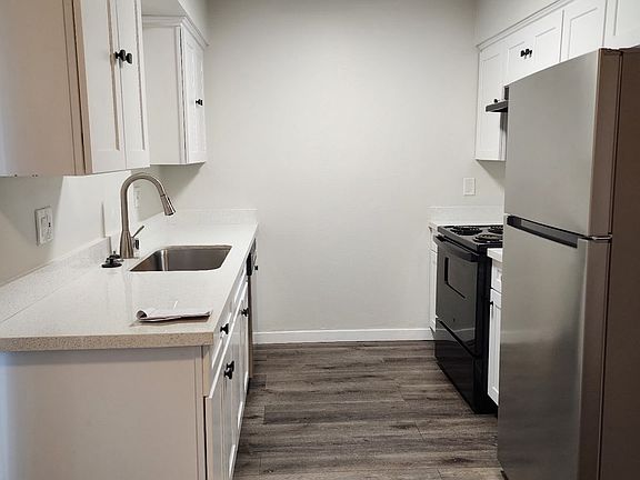 4th image of 3025 E Gettysburg Ave #57b598661