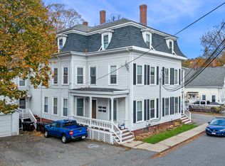 14 Powow St FLOOR 3, Amesbury, MA 01913