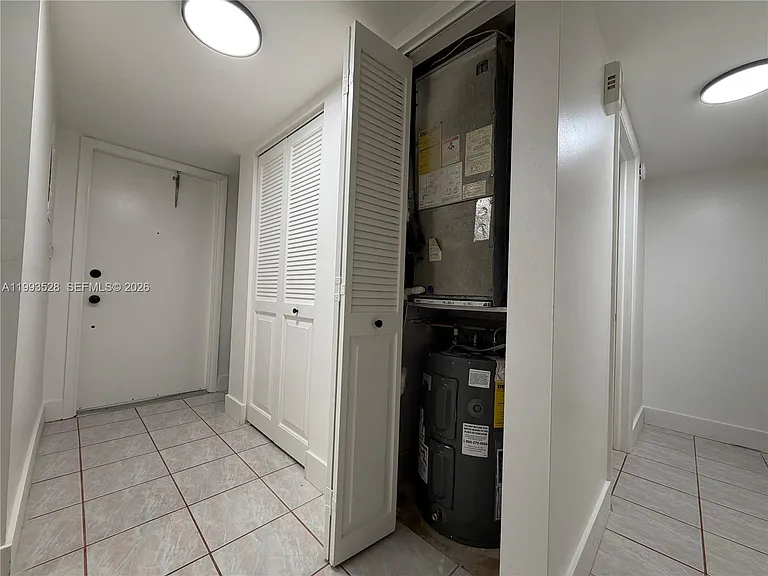 400 Commodore Dr #101 — Photo 40