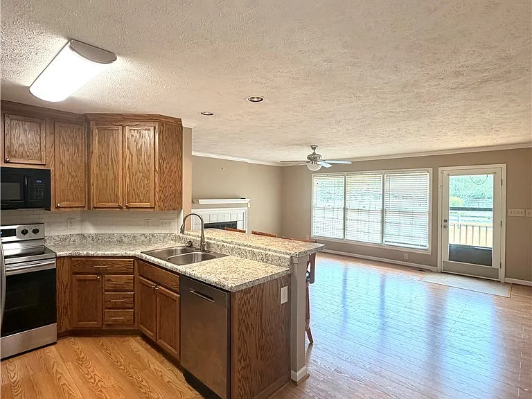 1018 Brisson Rd — Photo 4