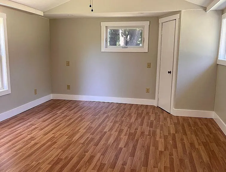 615 Lake Rd — Photo 4
