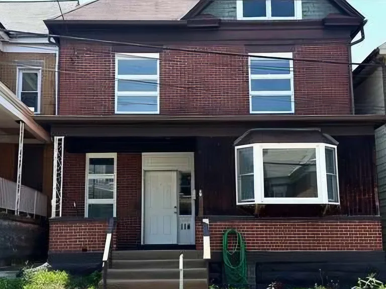 114 Hampton St — Photo 9