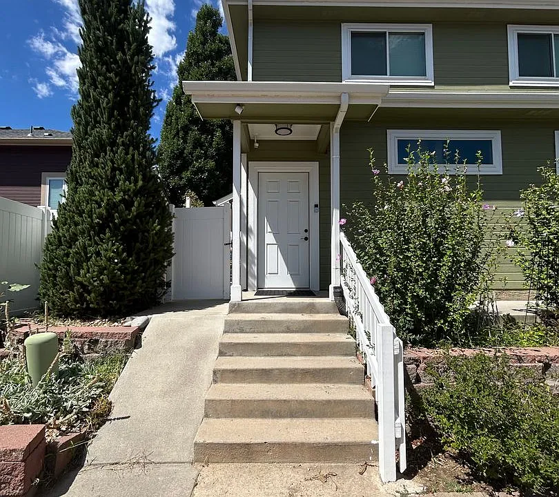 9046 Shenandoah Ave