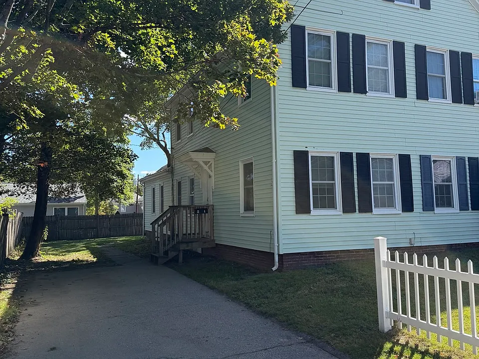 32 Broad St #A