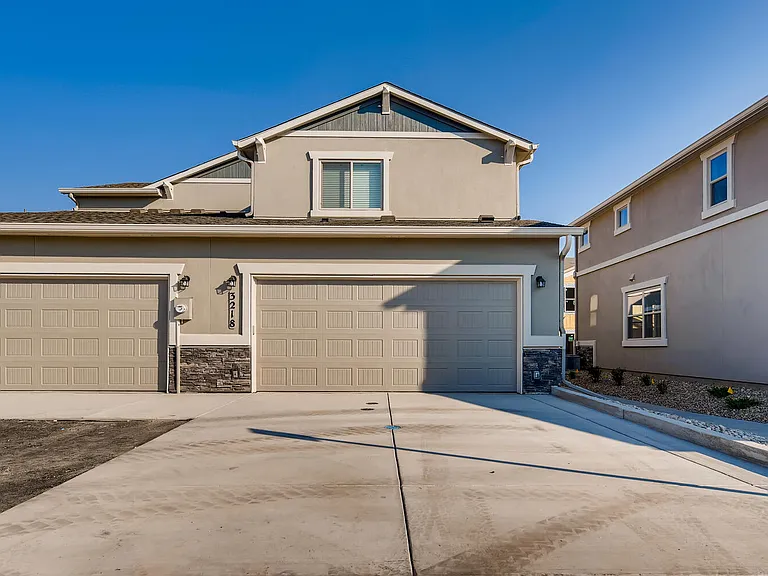 Greenways at Sand Creek Townhomes — Photo 51