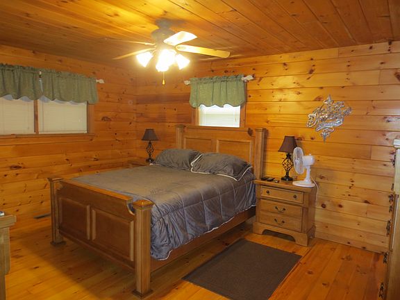 1st Floor Master Bedroom