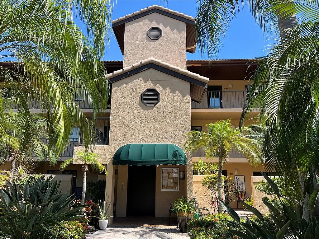 2 bed, 2.0 bath, 1106 sqft, $4,150 — Photo 3