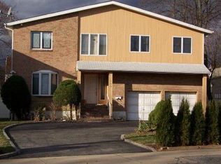 960 West Broadway, Woodmere, NY 11598