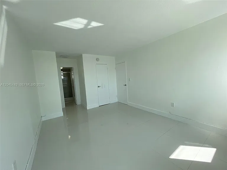220 Kings Point Dr #502 — Photo 10