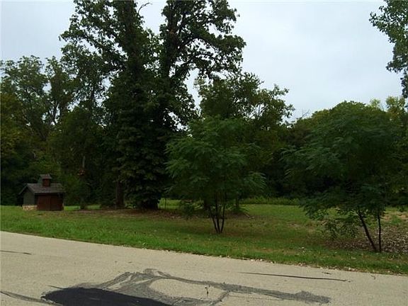 3rd image of 7300 Oak Creeks Ct