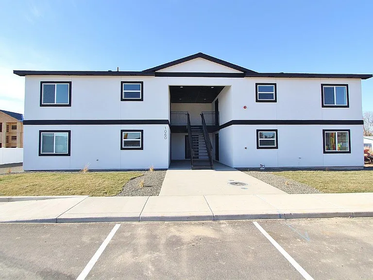 1060 Bighorn St #B — Photo 1