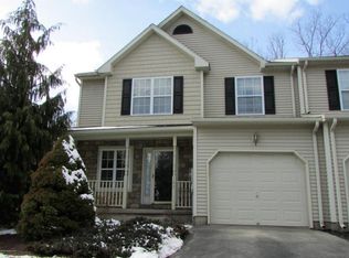 102 Fox Hollow Dr, Drums, PA 18222