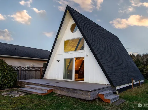 191 Canal Drive SE, Ocean Shores, WA 98569