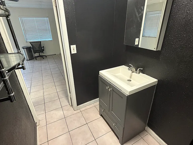 2835 Polk St #B — Photo 6
