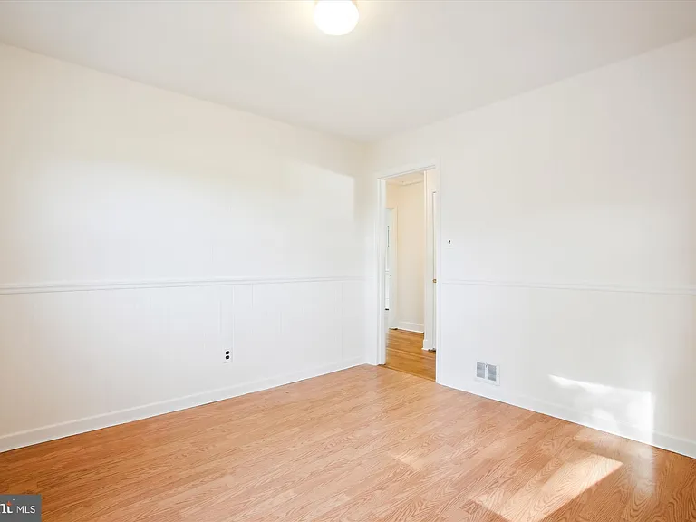 2405 Phillips Dr — Photo 30