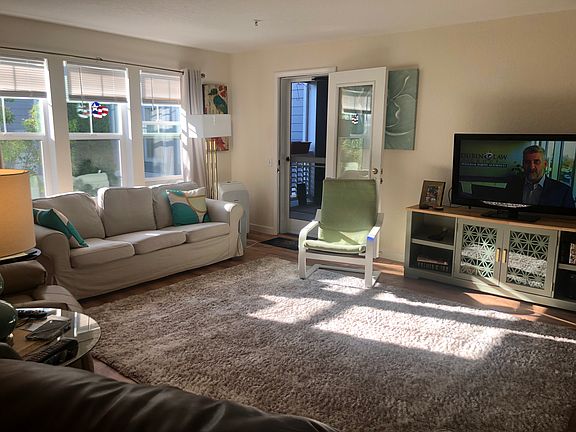 5th image of 3935 226th Pl SE APT 210