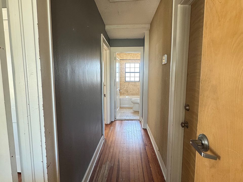 2nd image of 135 5th Ave N