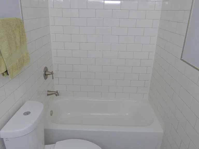 1114 Manchester Ct — Photo 10