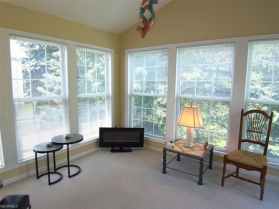 5th image of 2741 York Dr #36