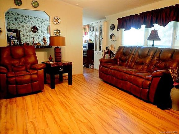 3rd image of 1668 Bumgarner Dr