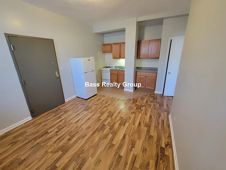 1737 W Estes Ave #G4 — Photo 4