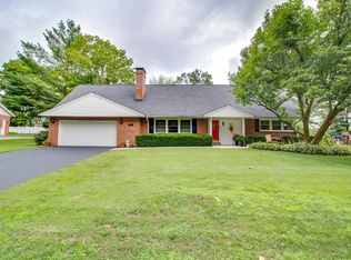 1900 Tomahawk Ln, Godfrey, IL 62035