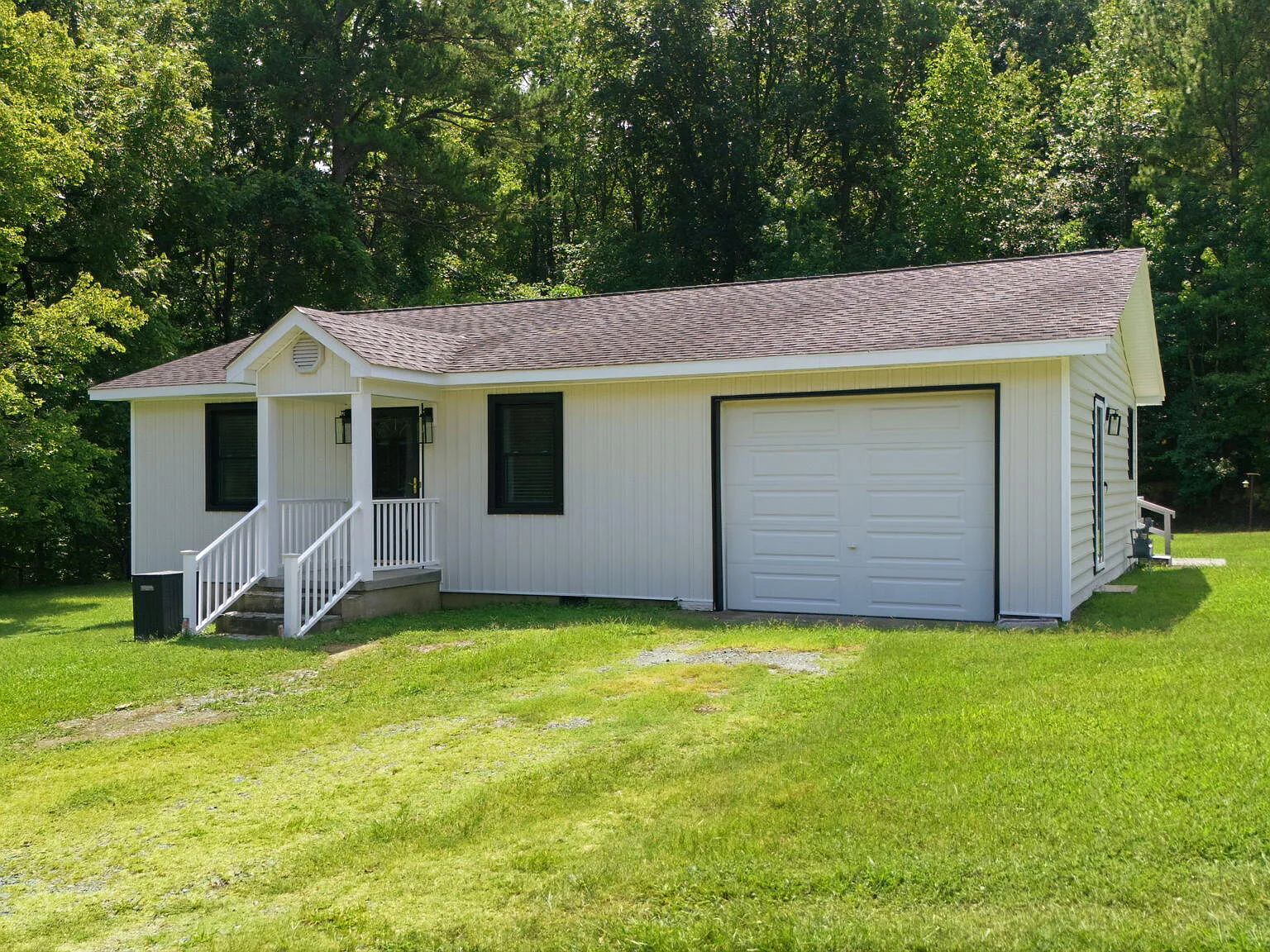 2 bed, 1.0 bath, $1,800 — Photo 2