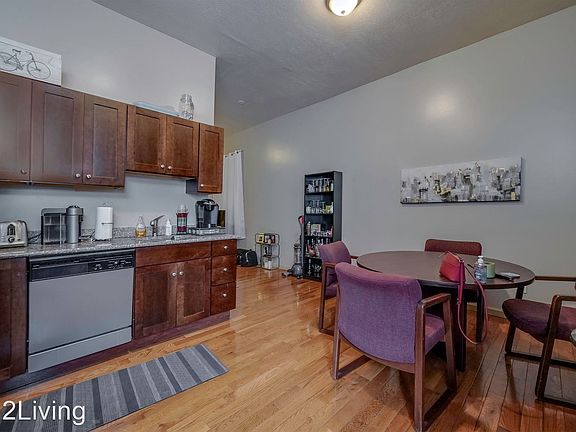 5th image of 122 S 12th St #9361424