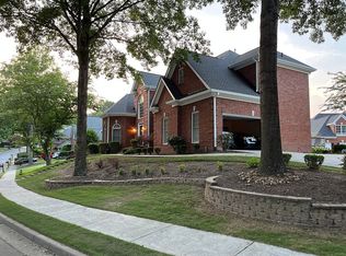 8405 Edwardton Dr, Roswell, GA