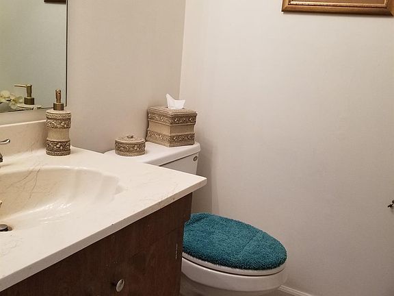 4th image of 37 Applewood Dr #37