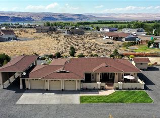 704 Desert Aire Dr SW, Mattawa, WA 99349
