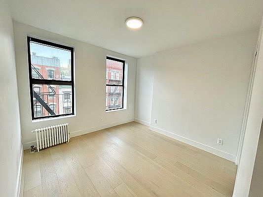 4th image of 514 E 12th St APT 12