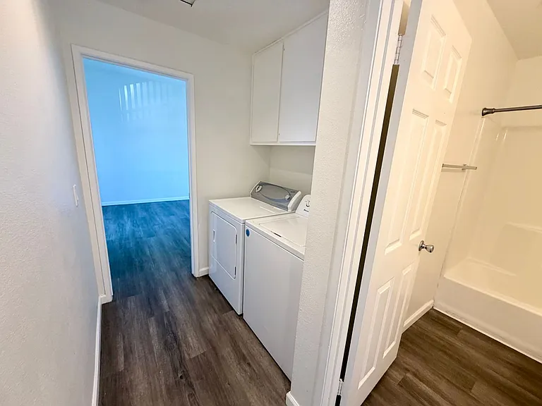 Oakdale Apartments (Village Palm Apartments) — Photo 7