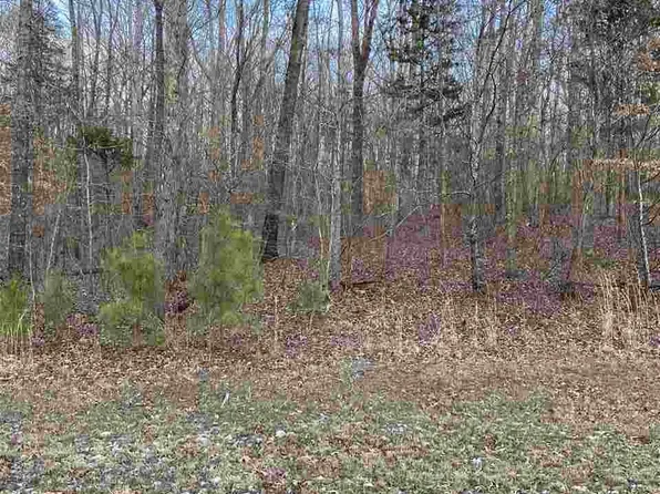 1033 Strike King Dr, Cedar Grove, TN 38321