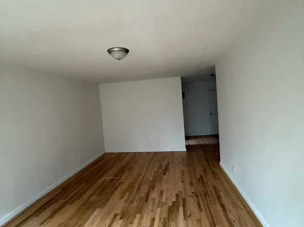 83-30 Vietor Avenue image 2 of 6