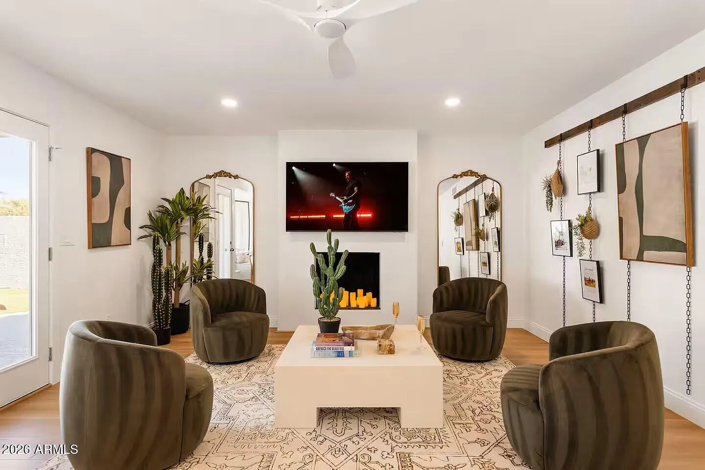 5 bed, 4.0 bath, 2490 sqft, $9,500 — Photo 1