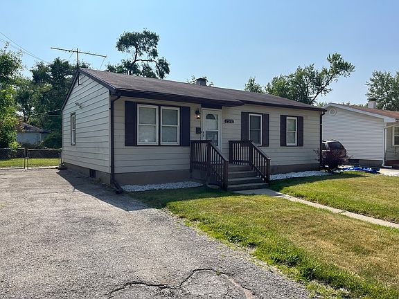 2nd image of 22157 Clyde Ave