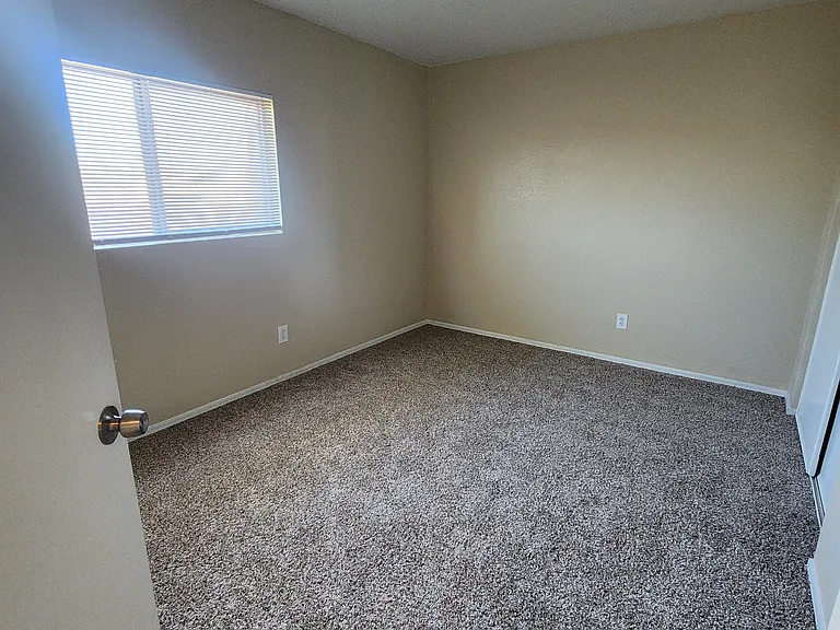 5931 W Albeniz Pl — Photo 21