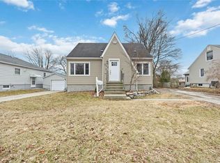 717 Oakdale Ave, Sarnia, ON N7V 2B1