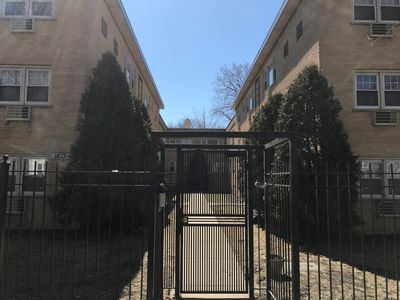 1815 W Touhy Ave APT 1, Chicago, IL, 60626