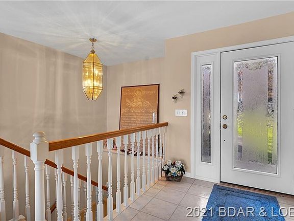 3rd image of 375 Tall Oaks Ln