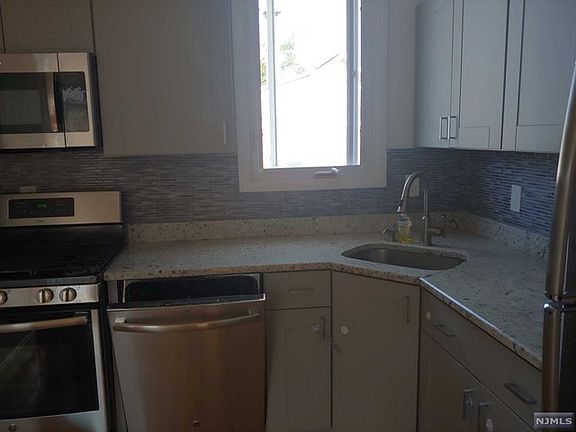 5th image of 75 Pleasant Ave Floor 2