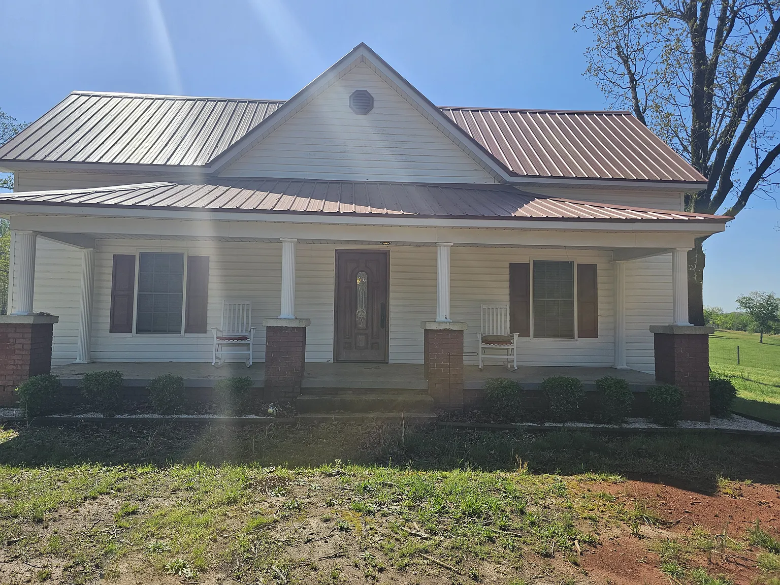 3 bed, 2112 sqft, $2,000 — Photo 2