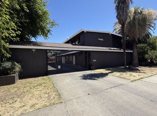 423 W 21st St APT 8, Merced, CA 95340