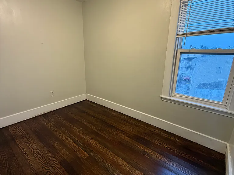 25 Ashley St #3S — Photo 5