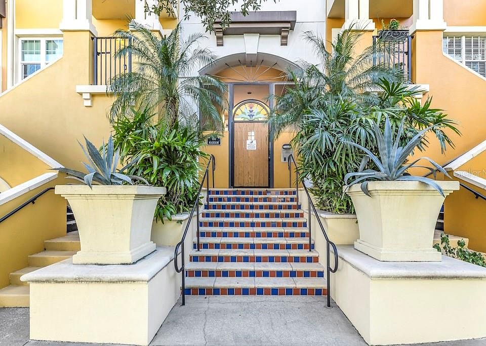 1st image of 100 4TH AVENUE S #206