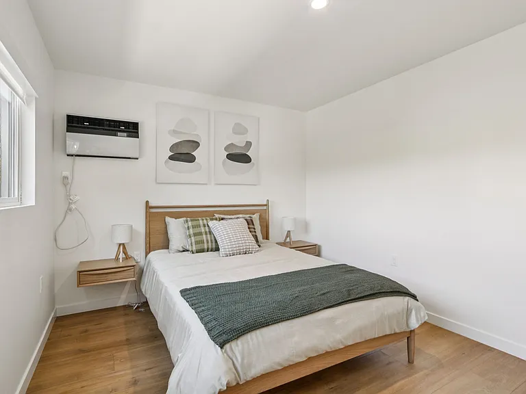 1422 Tamarind Ave — Photo 51